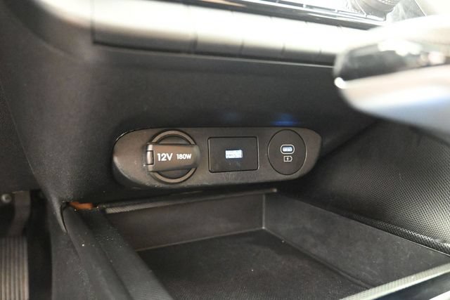 Used 2024 Hyundai Elantra SEL FWD image 25