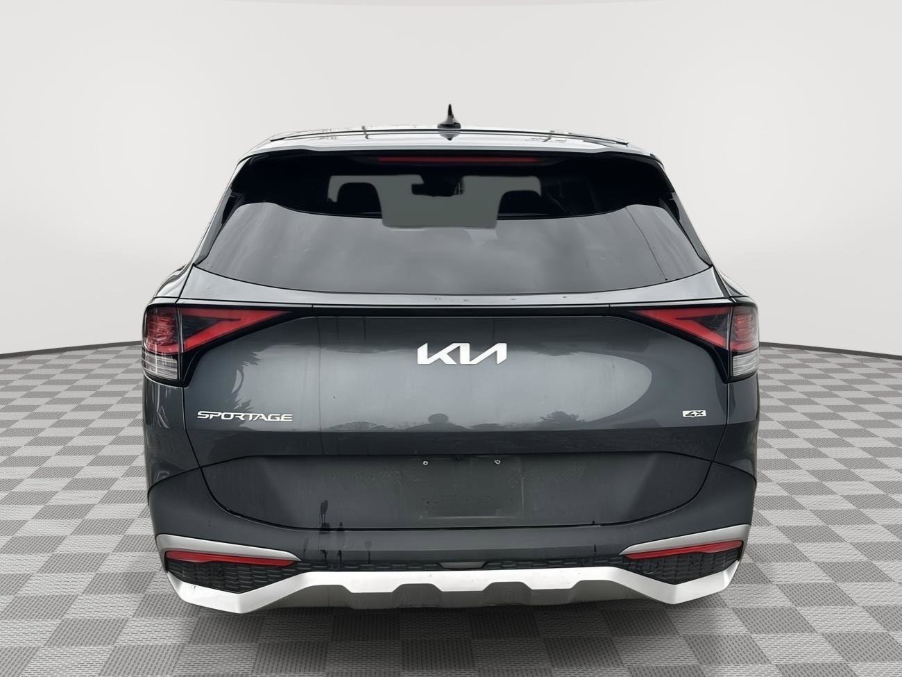 Used 2025 Kia Sportage LX image 4