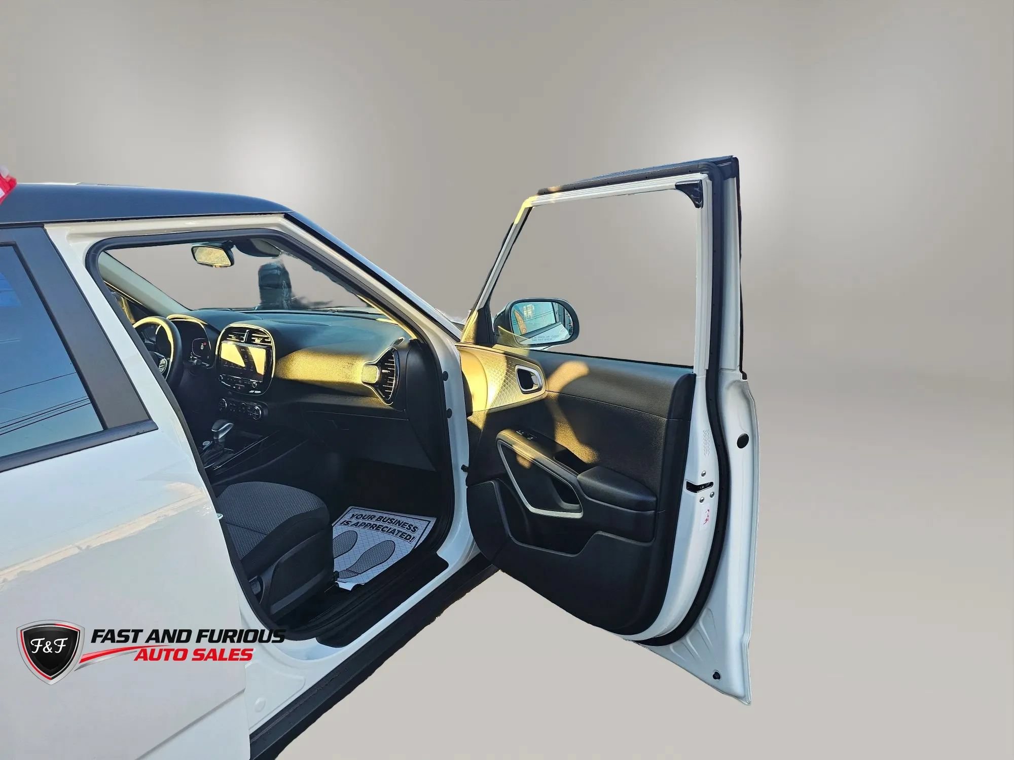 Used 2023 Kia Soul S FWD image 11
