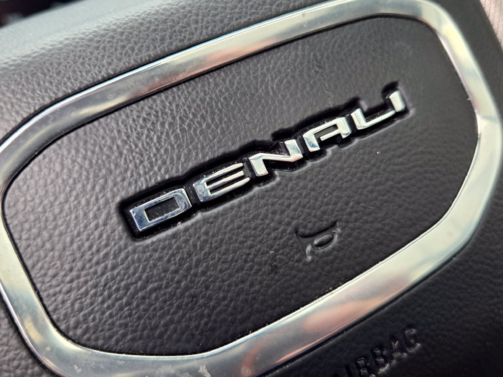 Used 2023 GMC Yukon XL Denali AWD/4WD image 29