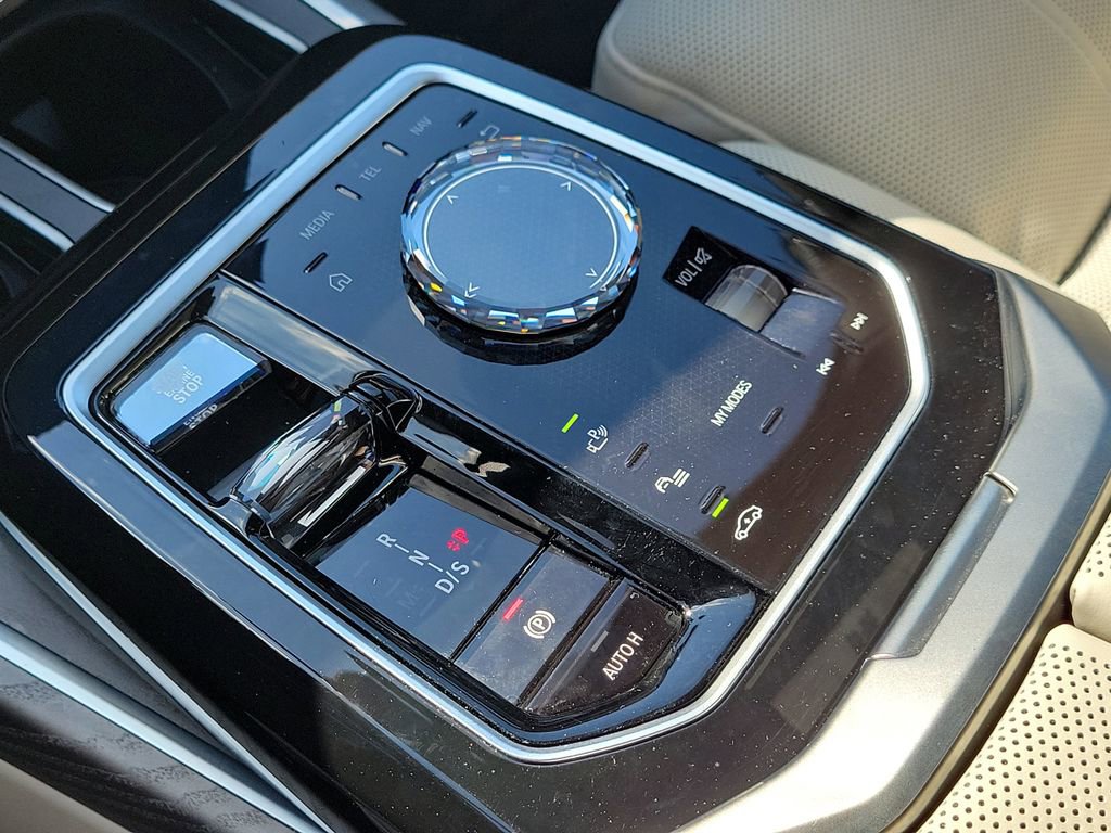 Used 2024 BMW 760i xDrive w/ Executive Package image 29