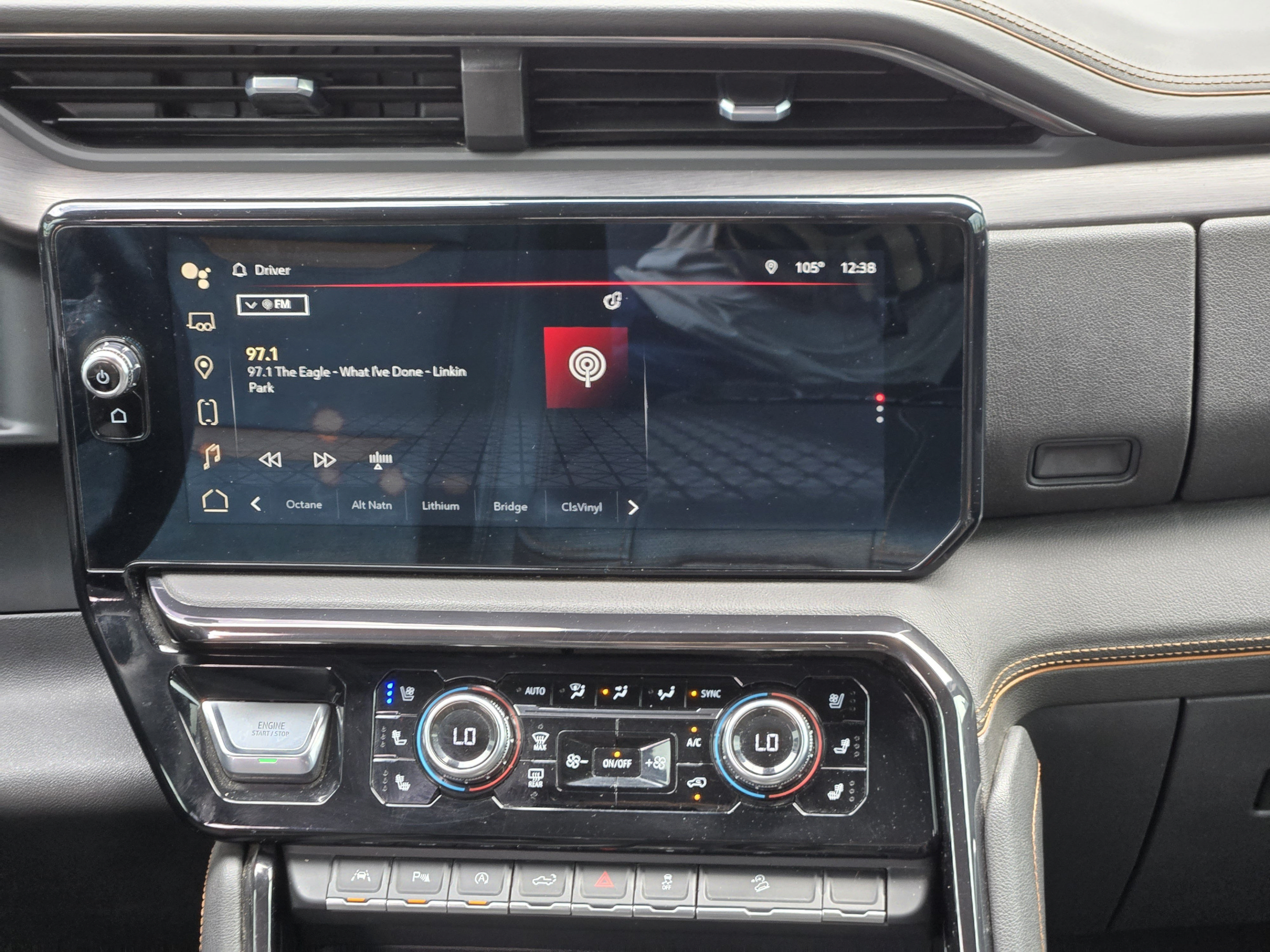 Used 2023 GMC Sierra 1500 AT4 w/ AT4 Premium Package AWD/4WD image 12