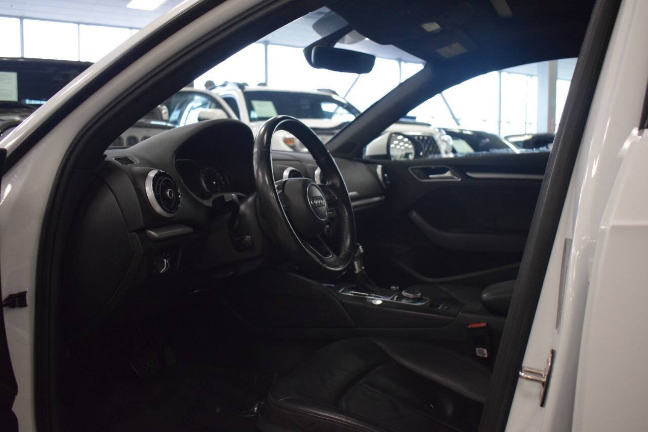 Used 2017 Audi A3 e-tron Premium FWD image 25