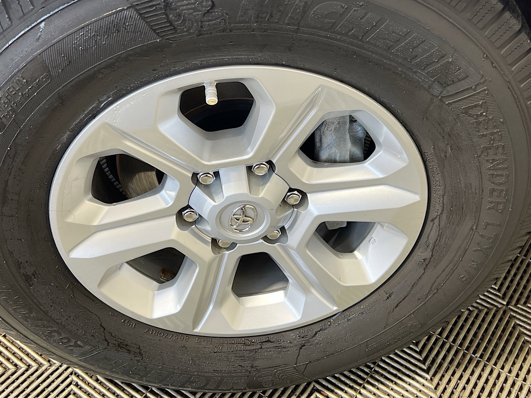 Used 2016 Toyota 4Runner SR5 image 14