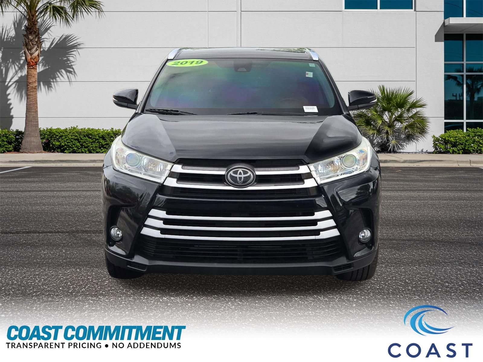 Used 2019 Toyota Highlander XLE image 3