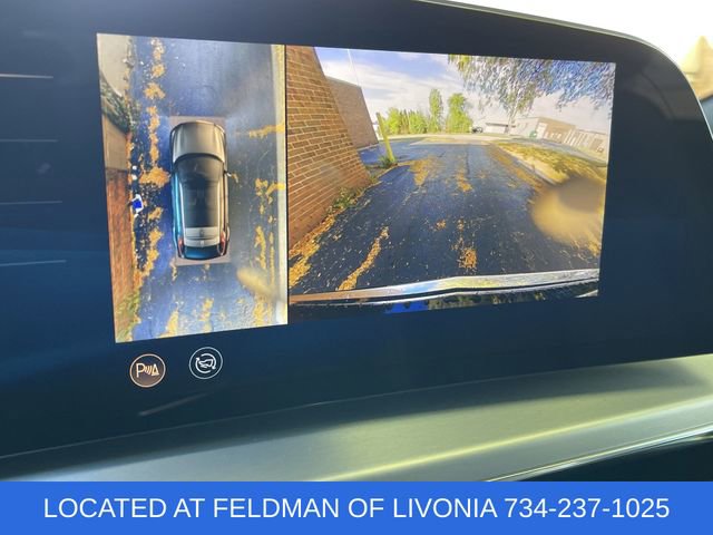 Used 2025 Cadillac Lyriq Luxury image 15