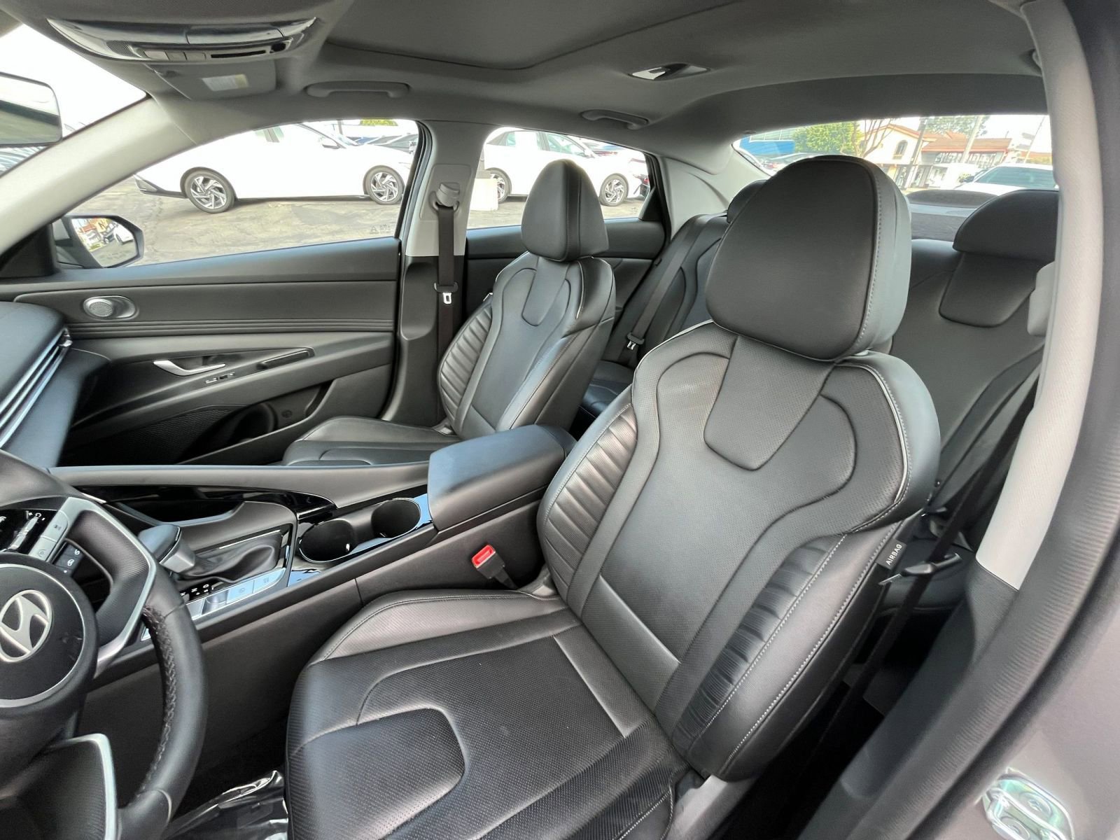 Used 2025 Hyundai Elantra Limited image 27