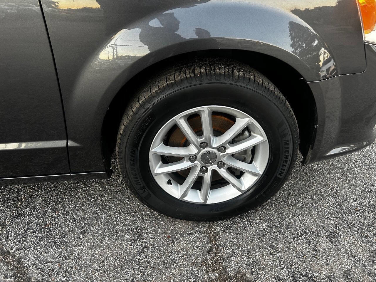 Used 2020 Dodge Grand Caravan SXT image 15