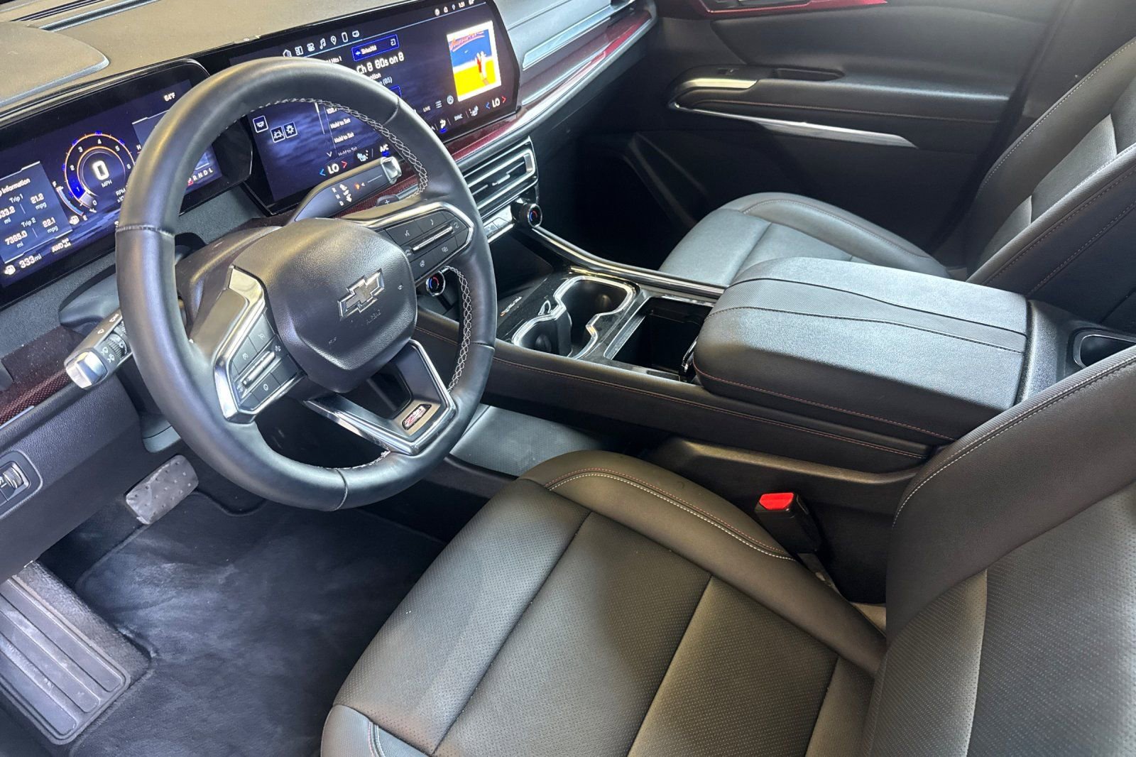 Used 2025 Chevrolet Traverse Z71 AWD/4WD image 11