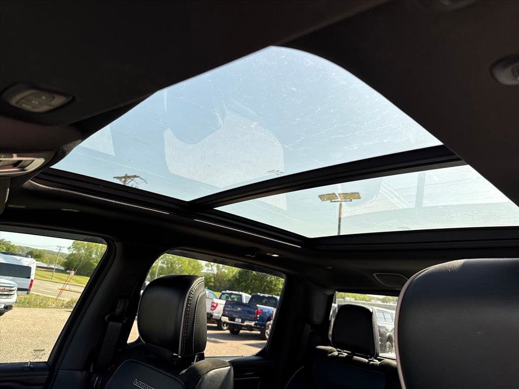 Used 2021 RAM 1500 Laramie w/ Sport Appearance Package AWD/4WD image 8