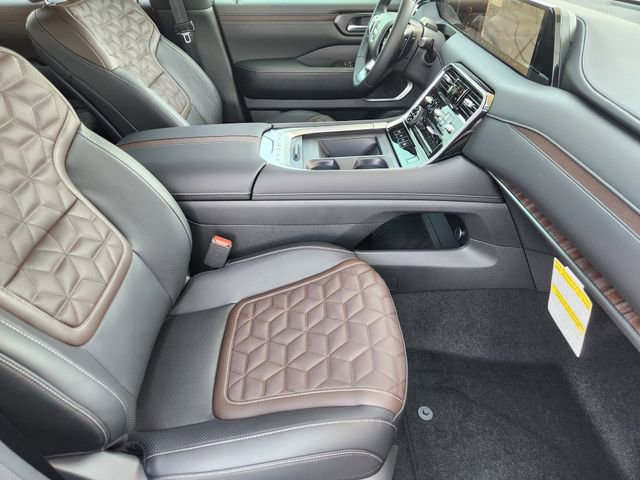 New 2026 Nissan Armada Platinum image 10