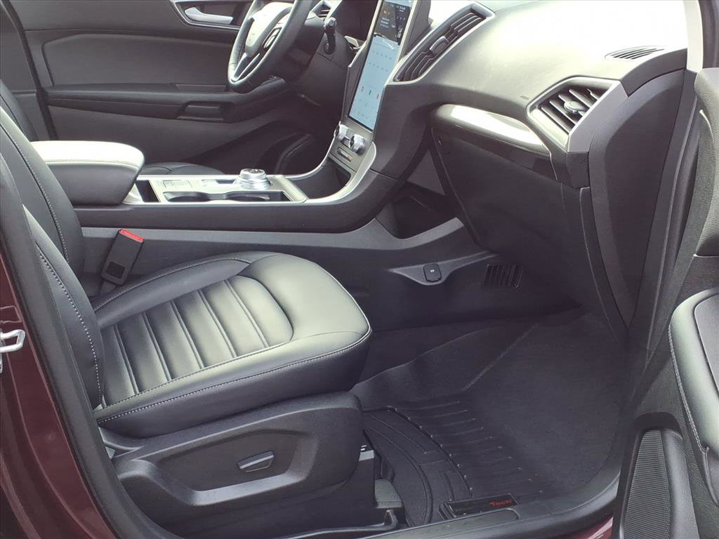 Used 2024 Ford Edge SEL w/ Convenience Package image 16