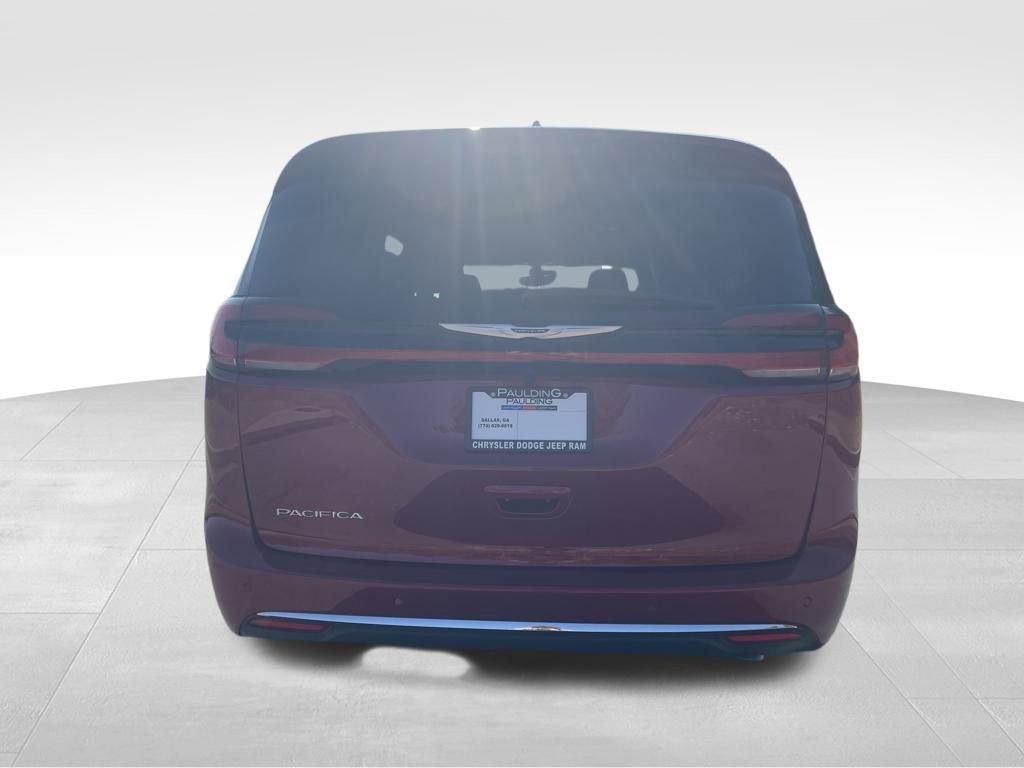 New 2026 Chrysler Pacifica Select image 6