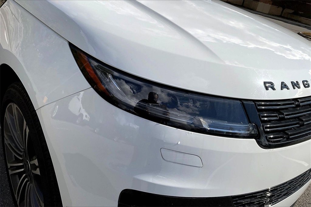 Used 2025 Land Rover Range Rover Sport Dynamic SE image 31