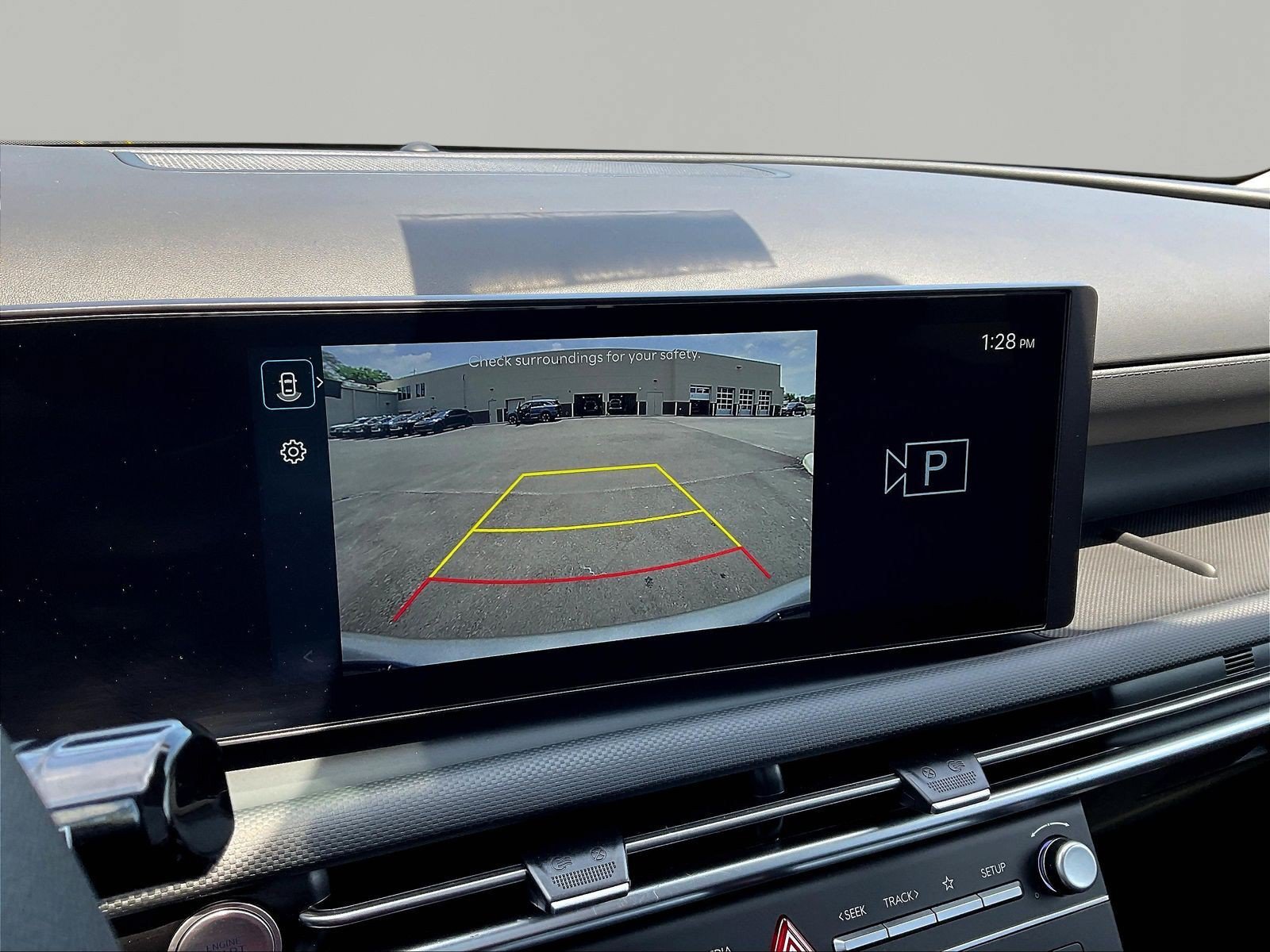 Certified 2025 Hyundai Tucson SE FWD image 14