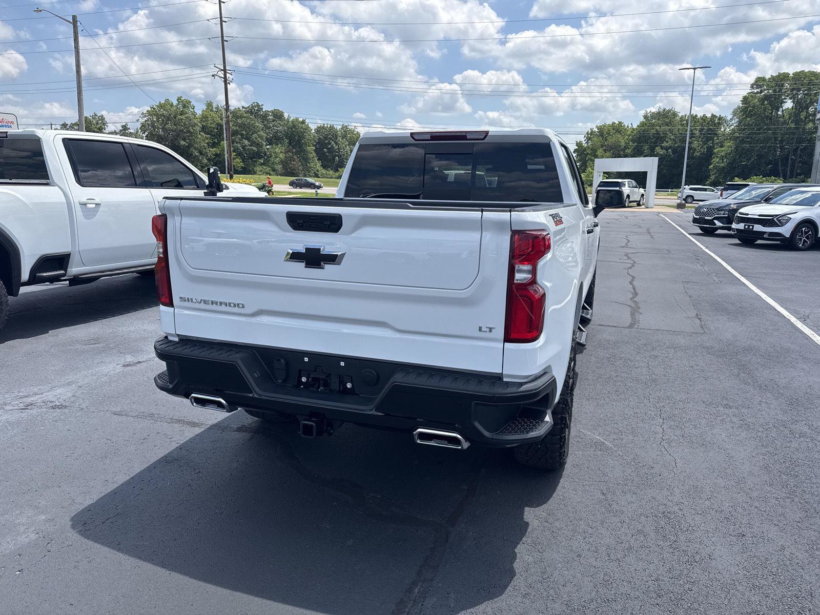 Used 2026 Chevrolet Silverado 1500 LT Trail Boss w/ Convenience Package II AWD/4WD image 3