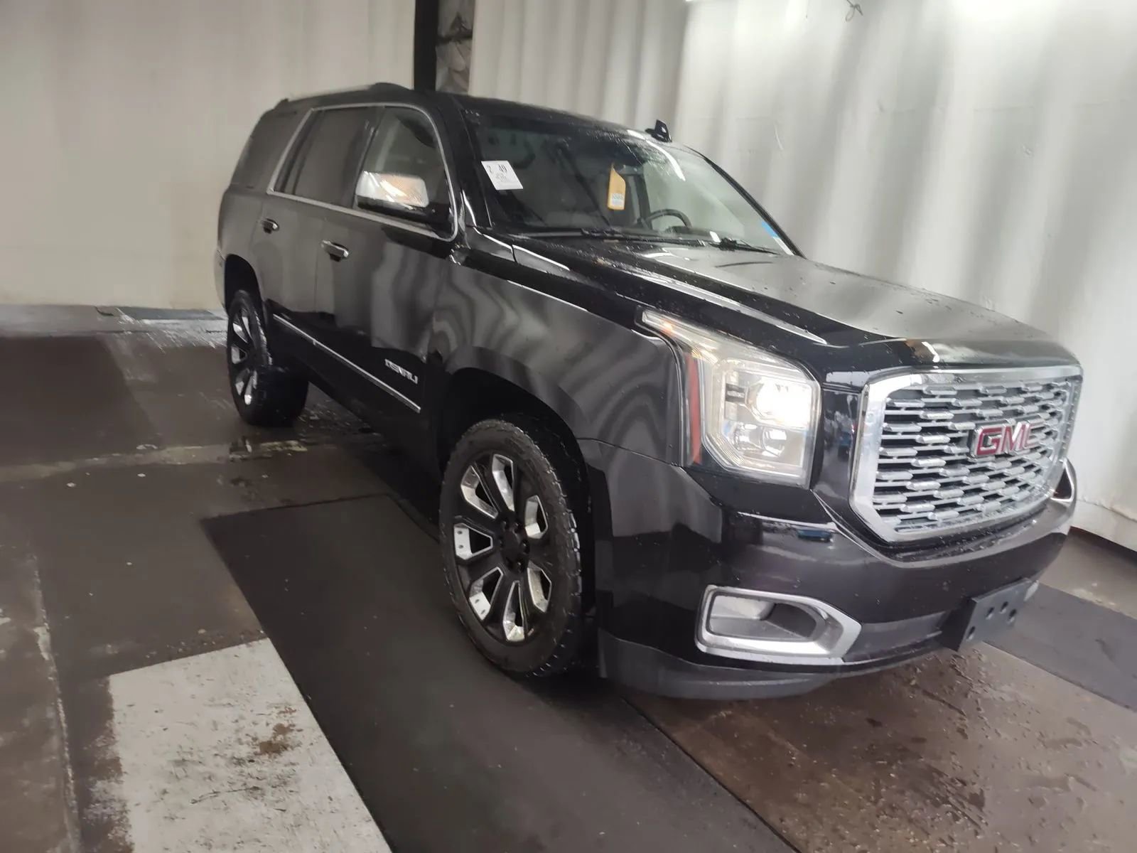Used 2019 GMC Yukon Denali w/ Denali Ultimate Black Edition image 4