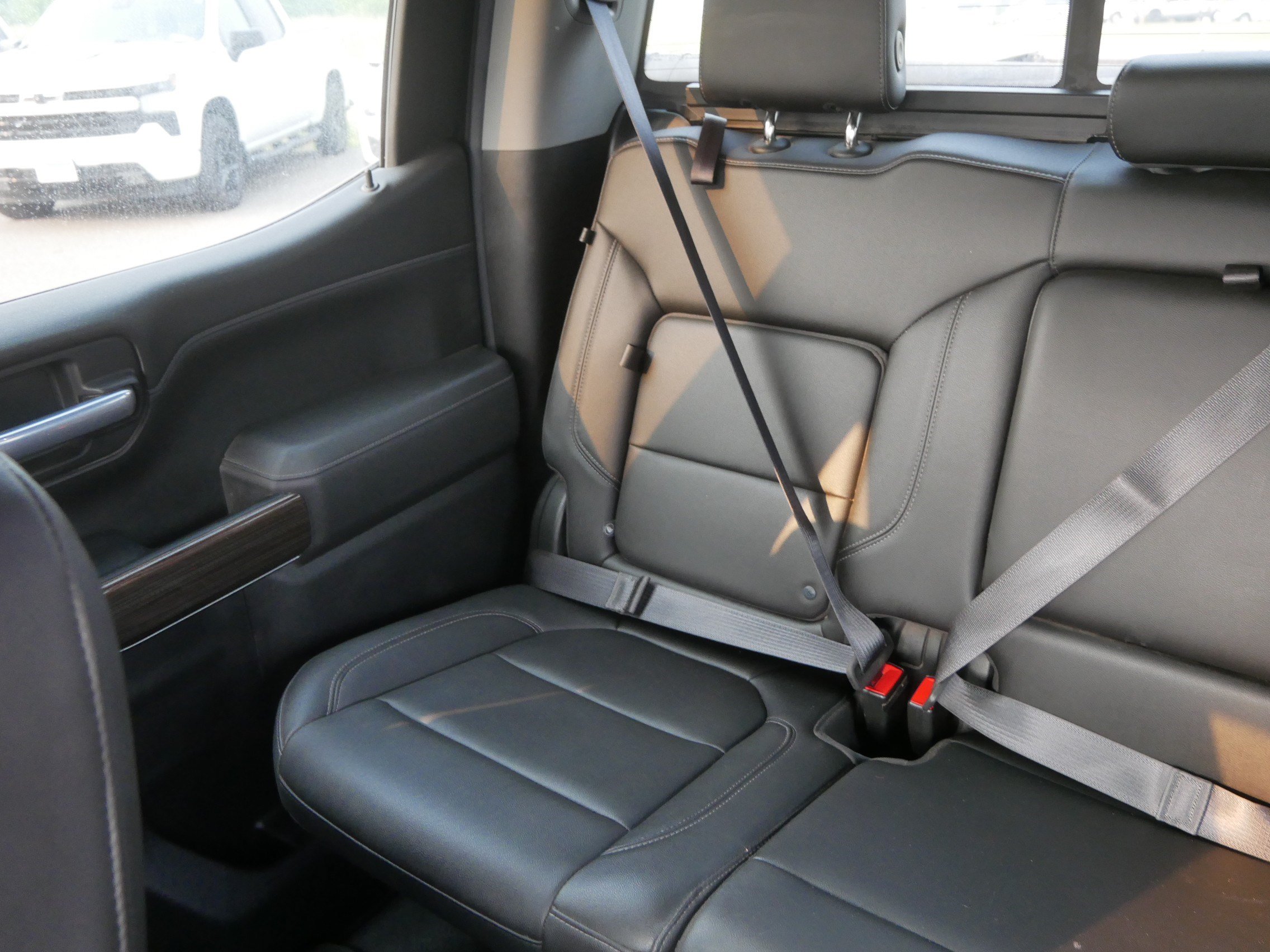 Used 2019 Chevrolet Silverado 1500 LT w/ Convenience Package AWD/4WD image 12