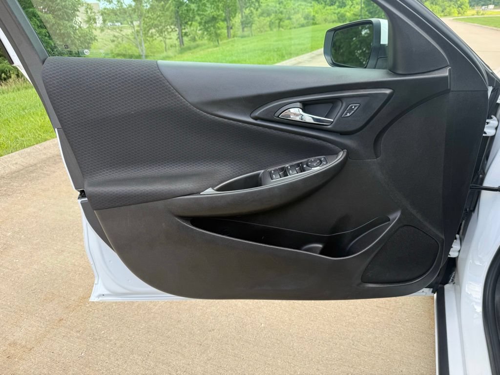 Used 2023 Chevrolet Malibu LT w/ Driver Confidence Package FWD image 24