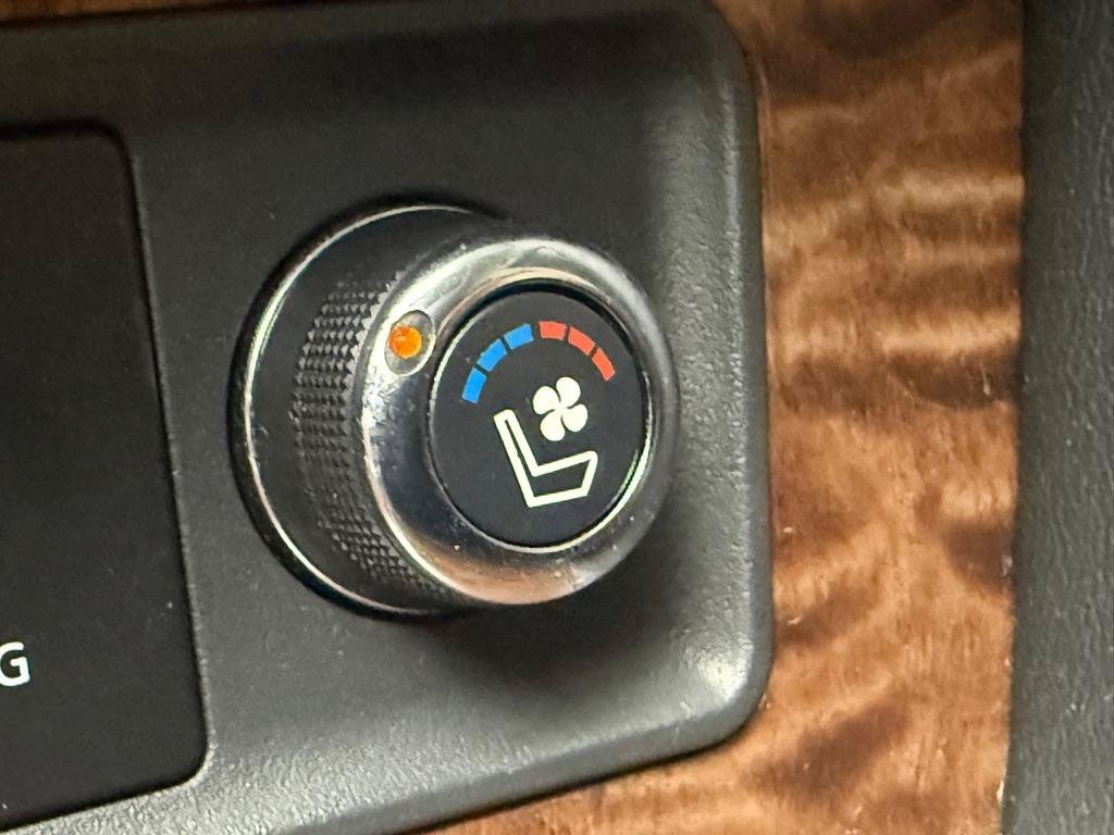 Used 2017 Nissan Armada Platinum w/ Captain Seat Package AWD/4WD image 28