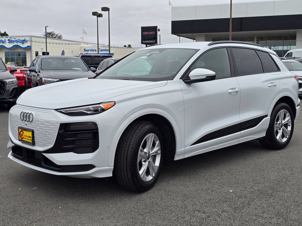 Used 2025 Audi Q6 e-tron Premium w/ Convenience Package RWD image 2