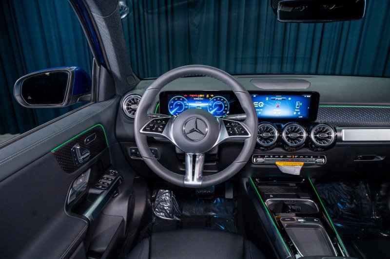 New 2025 Mercedes-Benz EQB 300 4MATIC image 15