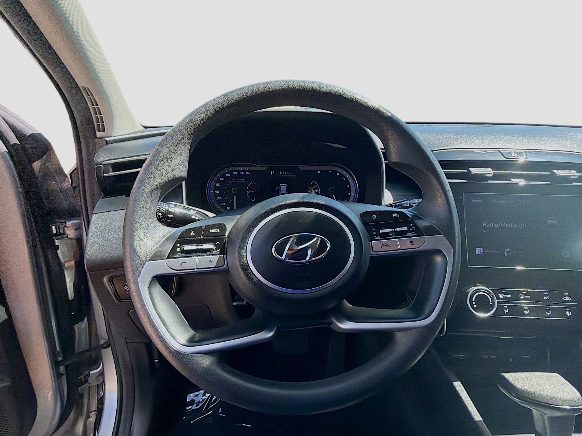Used 2023 Hyundai Tucson SEL FWD image 8