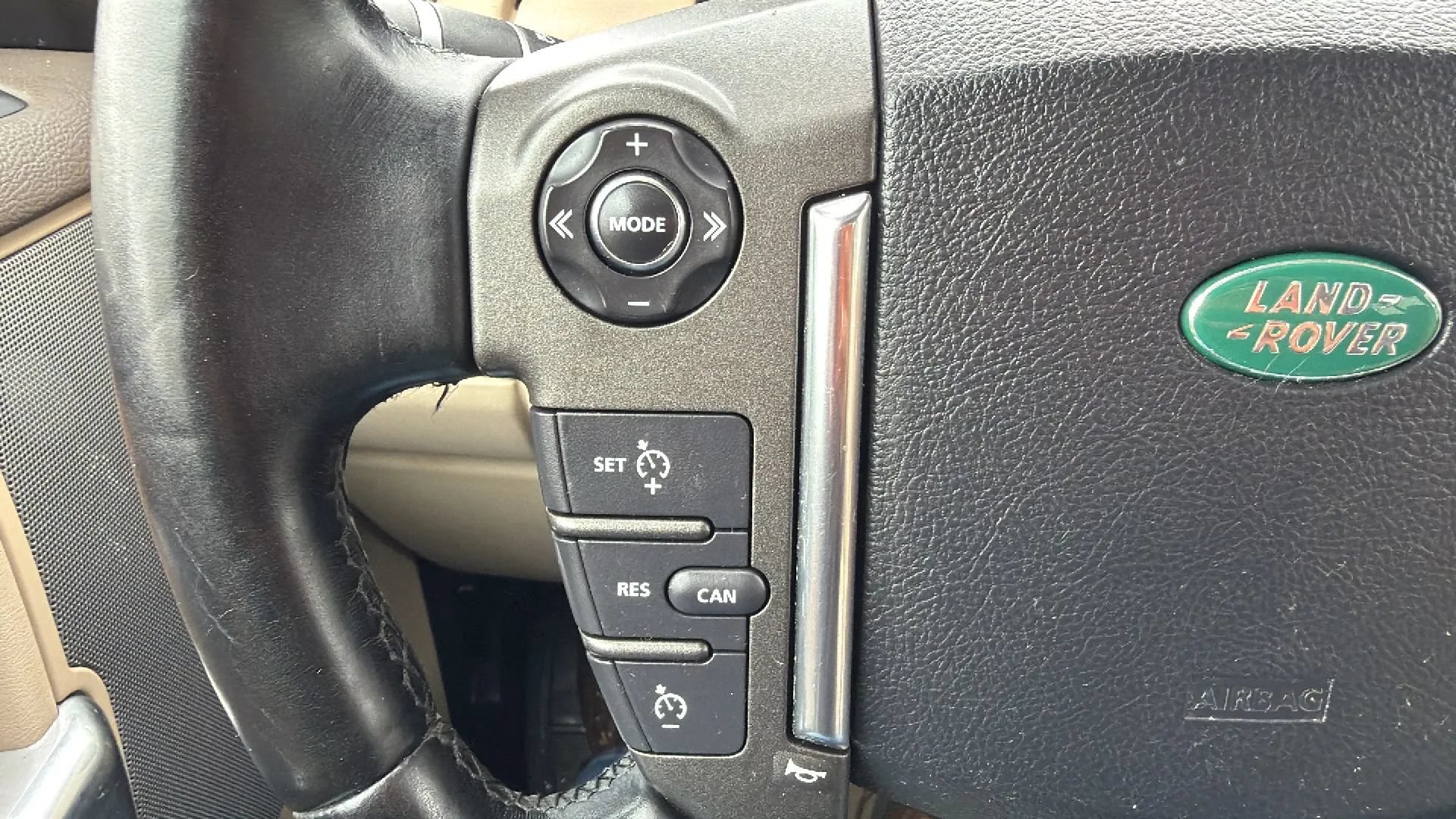 Used 2013 Land Rover LR4 HSE AWD/4WD image 12