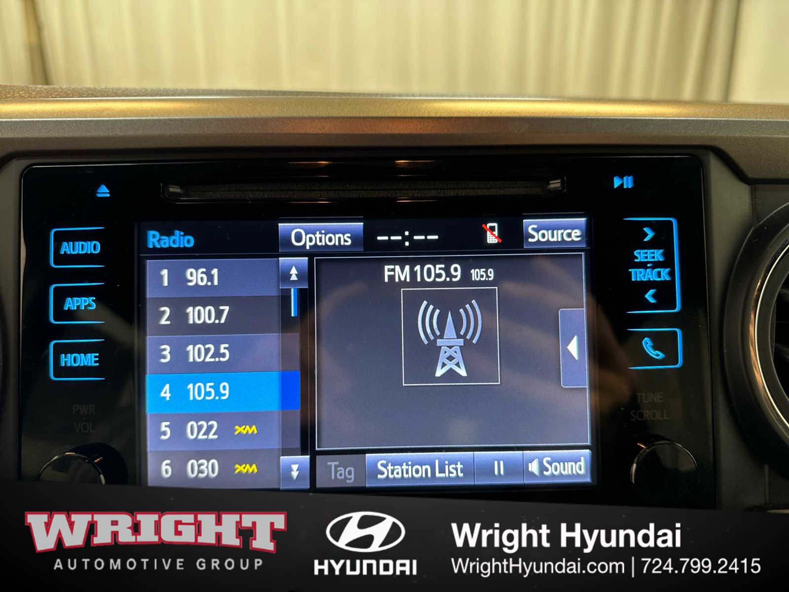 Used 2018 Toyota Tacoma Limited image 25