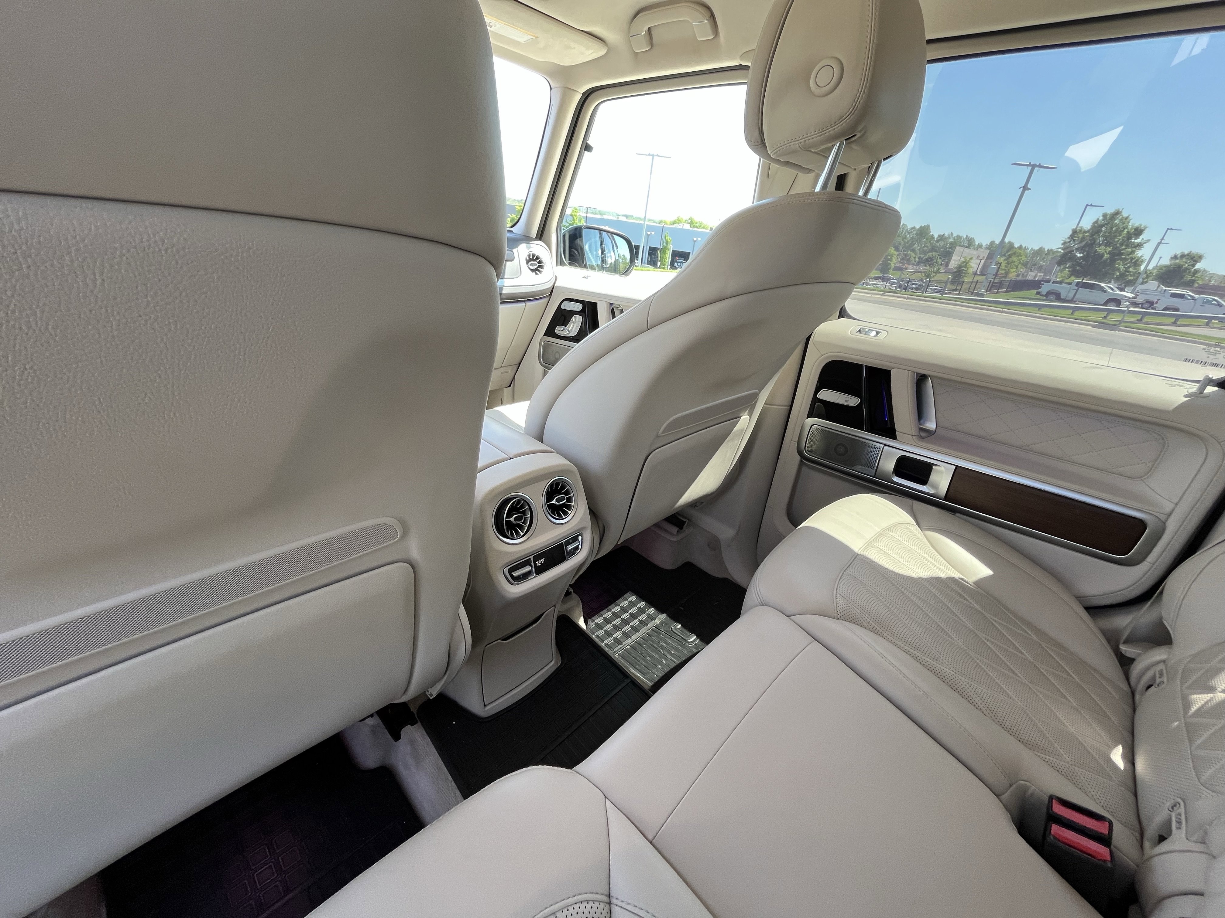 Used 2023 Mercedes-Benz G 550 image 32