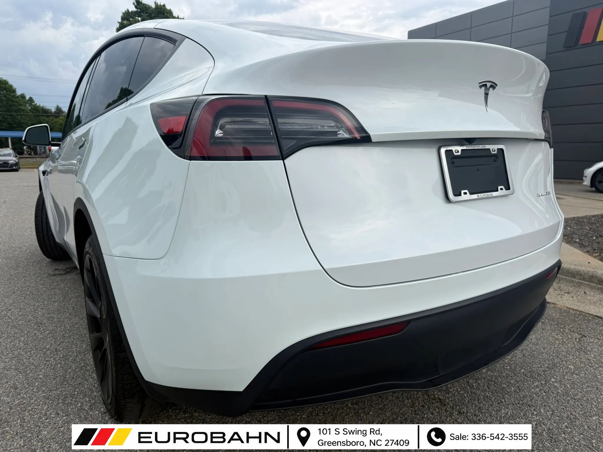 Used 2023 Tesla Model Y Long Range AWD/4WD image 3