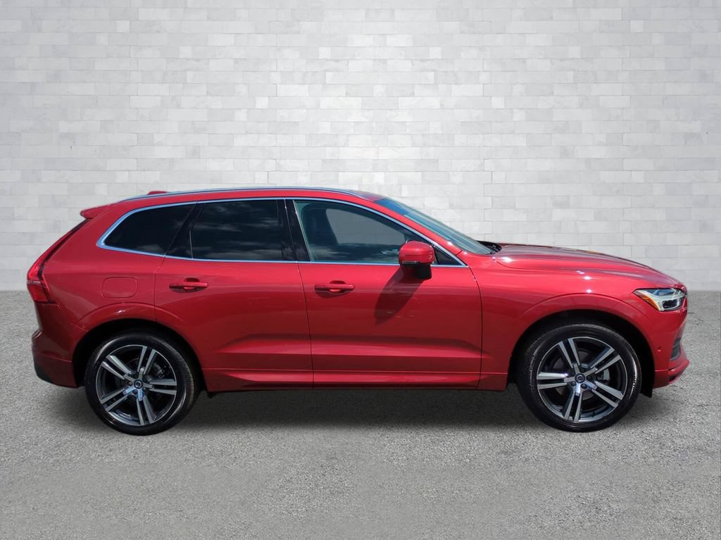 Used 2019 Volvo XC60 T5 Momentum w/ Multimedia Package AWD/4WD image 3