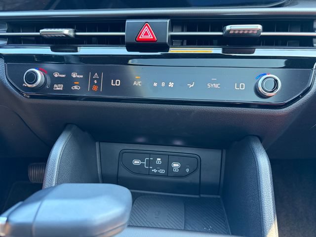 Certified 2026 Kia Sportage SX AWD/4WD image 28