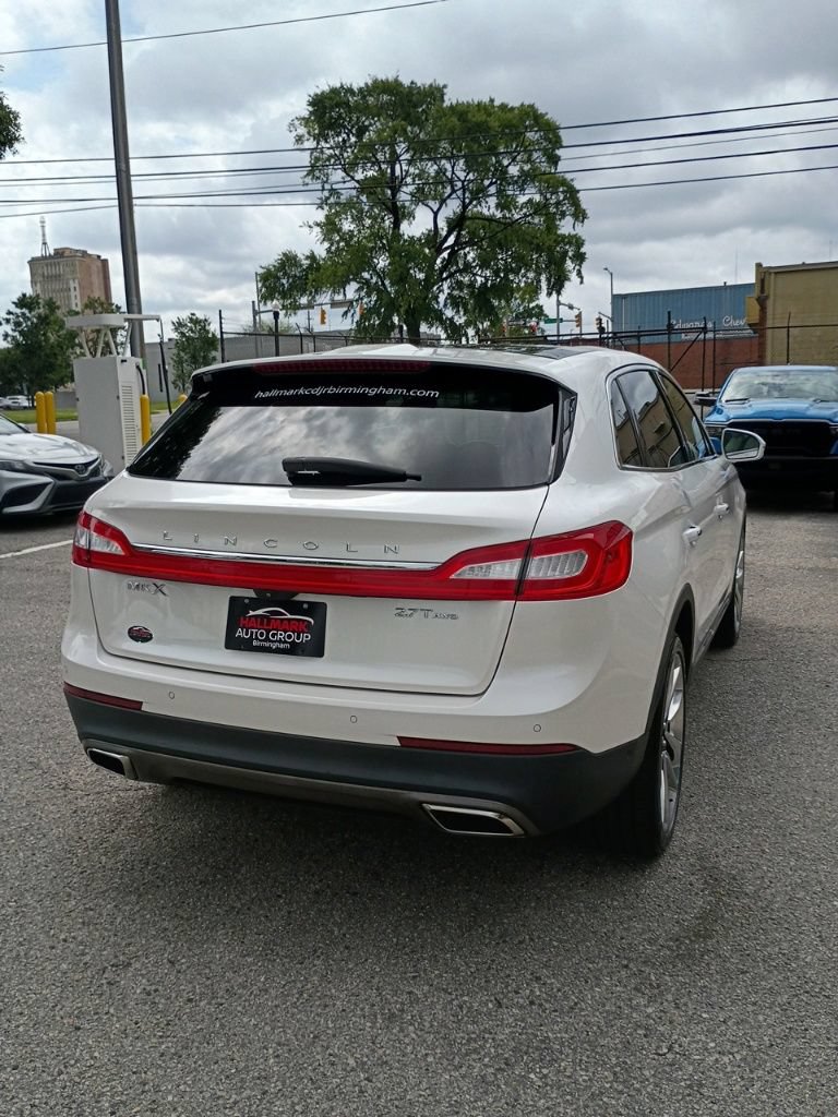 Used 2018 Lincoln MKX Reserve AWD/4WD image 3