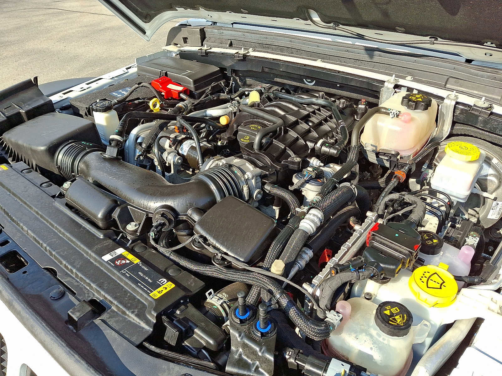 Used 2022 Jeep Wrangler Unlimited Rubicon w/ Cold Weather Group AWD/4WD image 28