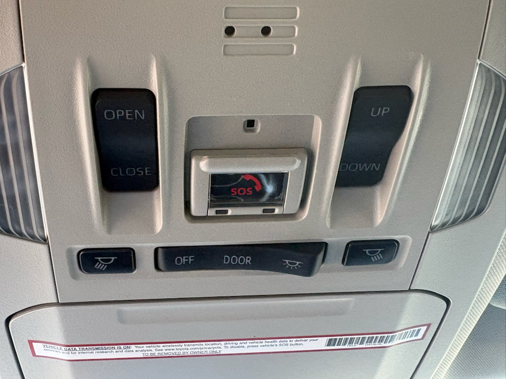 Used 2021 Toyota Highlander XLE FWD image 22