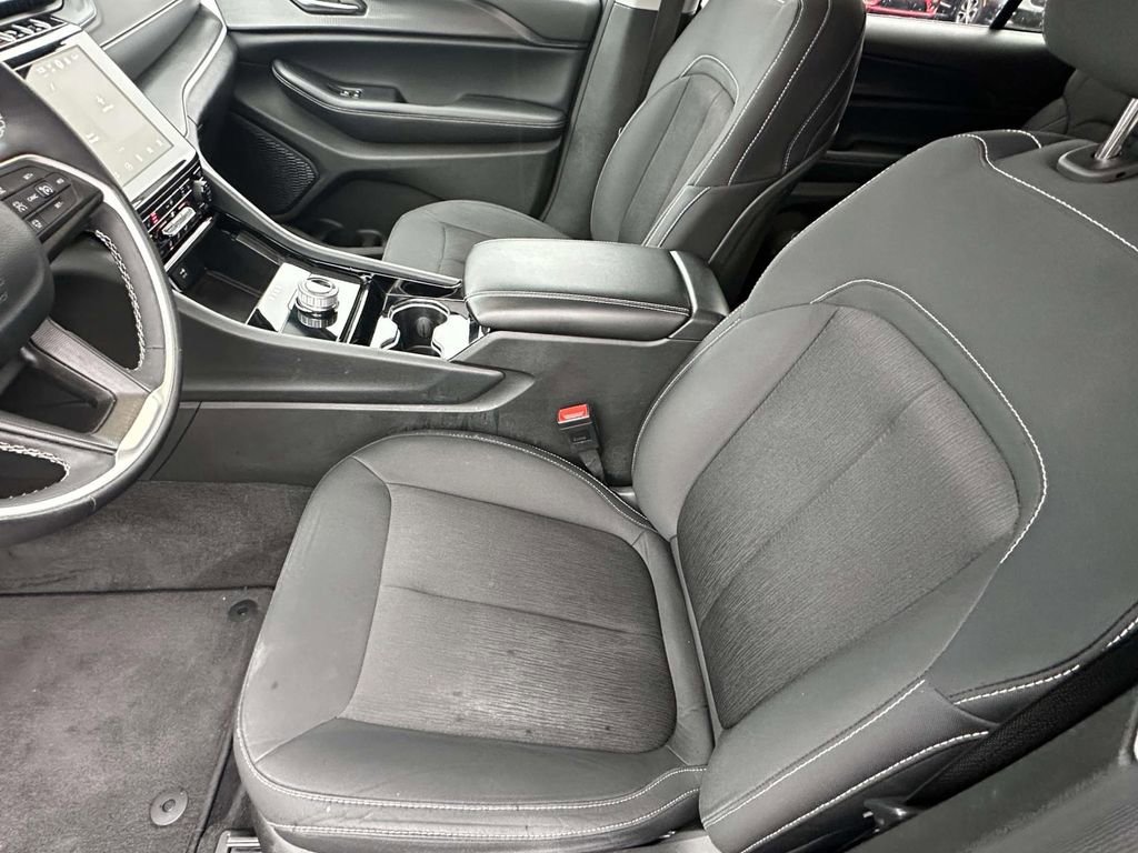 Used 2023 Jeep Grand Cherokee L Laredo w/ Luxury Tech Group I image 18