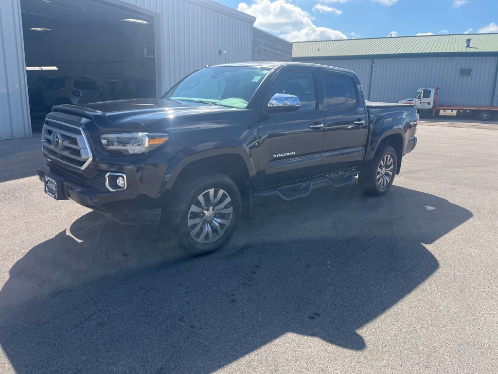 Used 2020 Toyota Tacoma Limited image 15