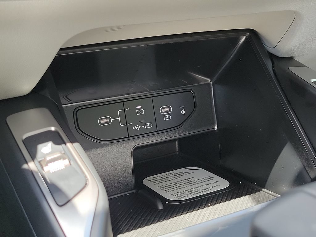 New 2026 Kia Sorento S FWD image 17