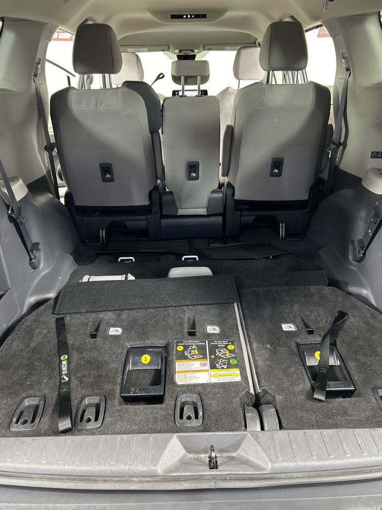 Used 2023 Toyota Sienna LE AWD/4WD image 20