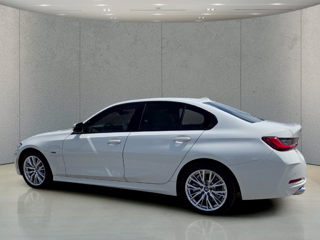 Used 2023 BMW 330e w/ Driving Assistance Package RWD image 8