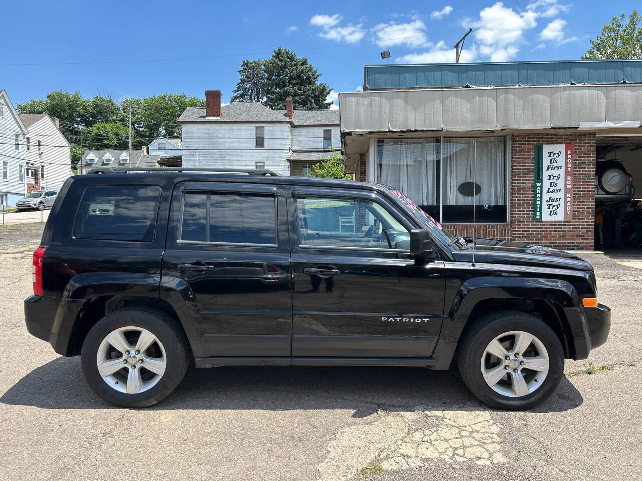Used 2017 Jeep Patriot Sport w/ Power Value Group AWD/4WD image 4