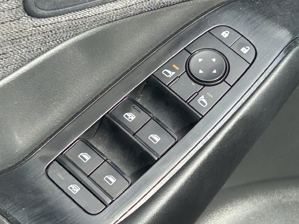 Used 2023 Nissan Rogue S FWD image 25