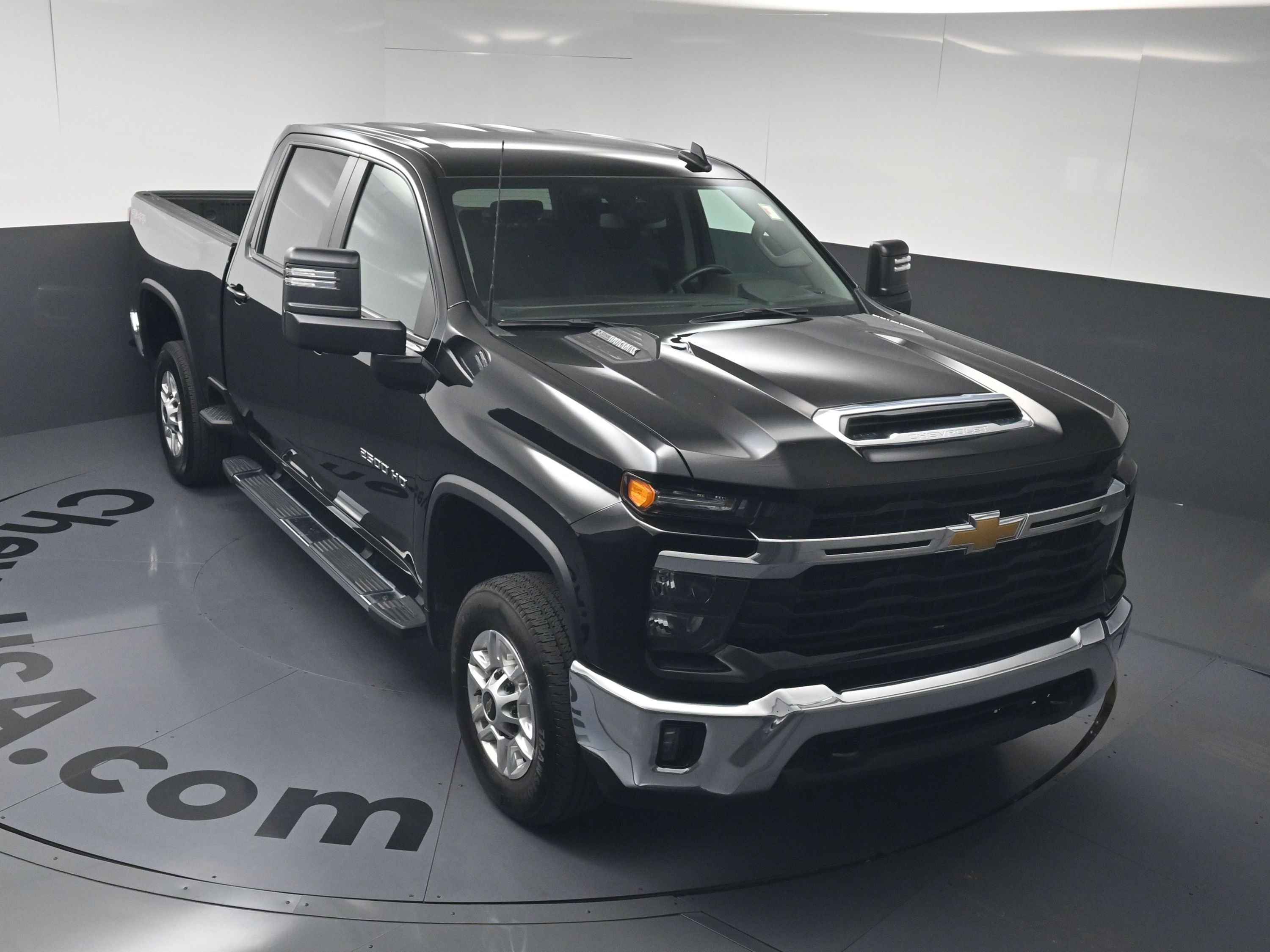 Used 2025 Chevrolet Silverado 2500 LT w/ Convenience Package AWD/4WD image 32