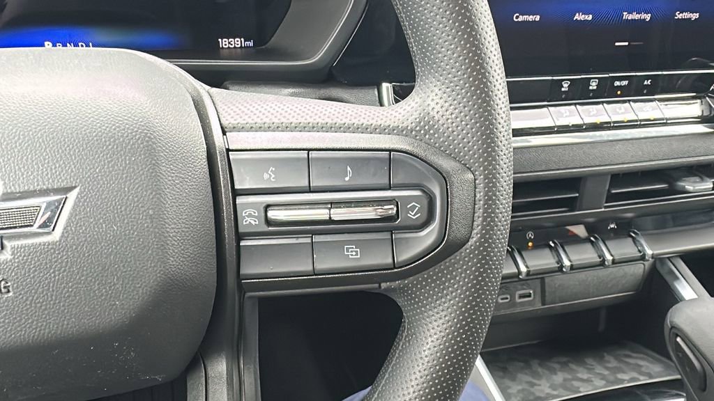 Used 2024 Chevrolet Colorado Trail Boss w/ Technology Package image 18