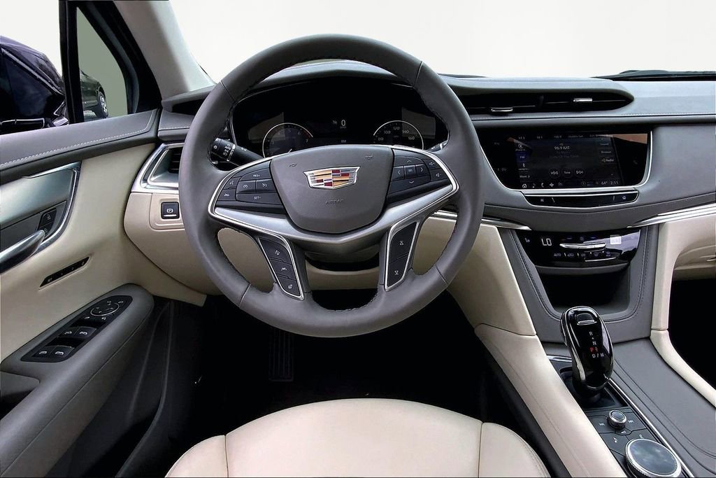 Used 2022 Cadillac XT5 Premium Luxury image 8