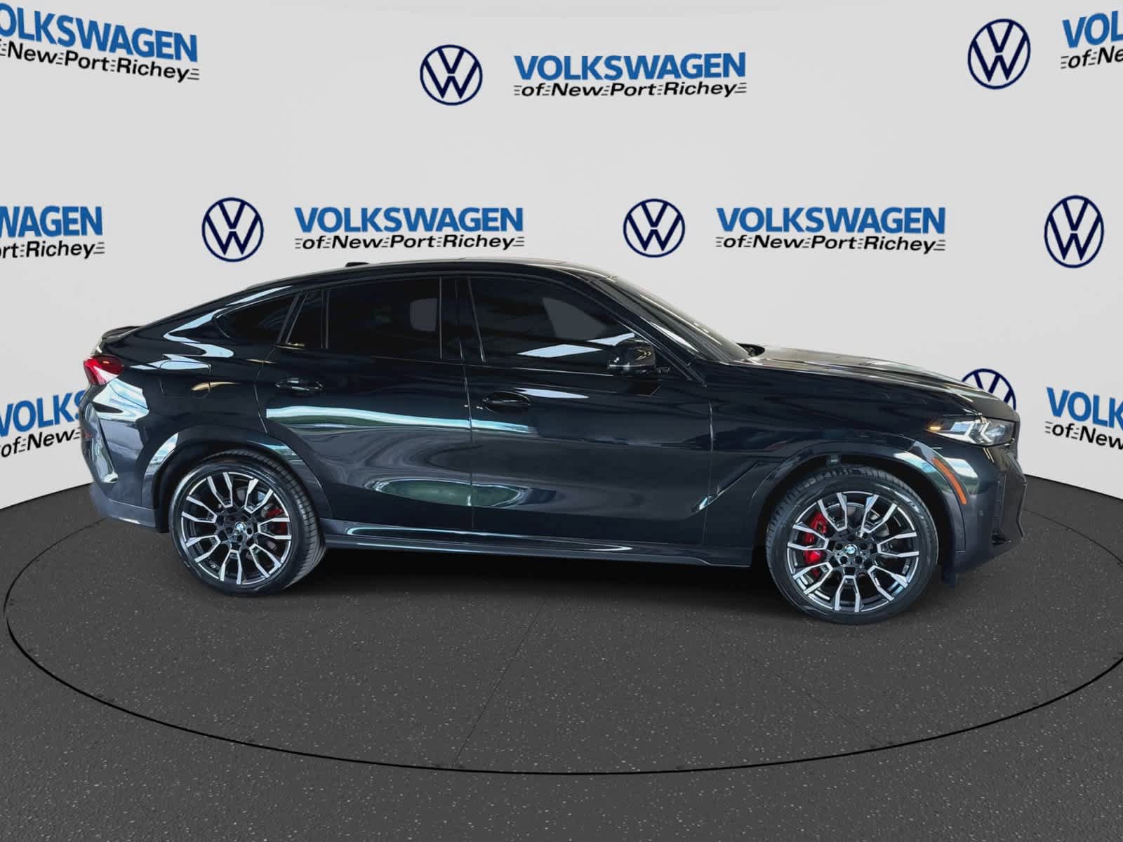 Used 2025 BMW X6 xDrive40i w/ Premium Package AWD/4WD image 9