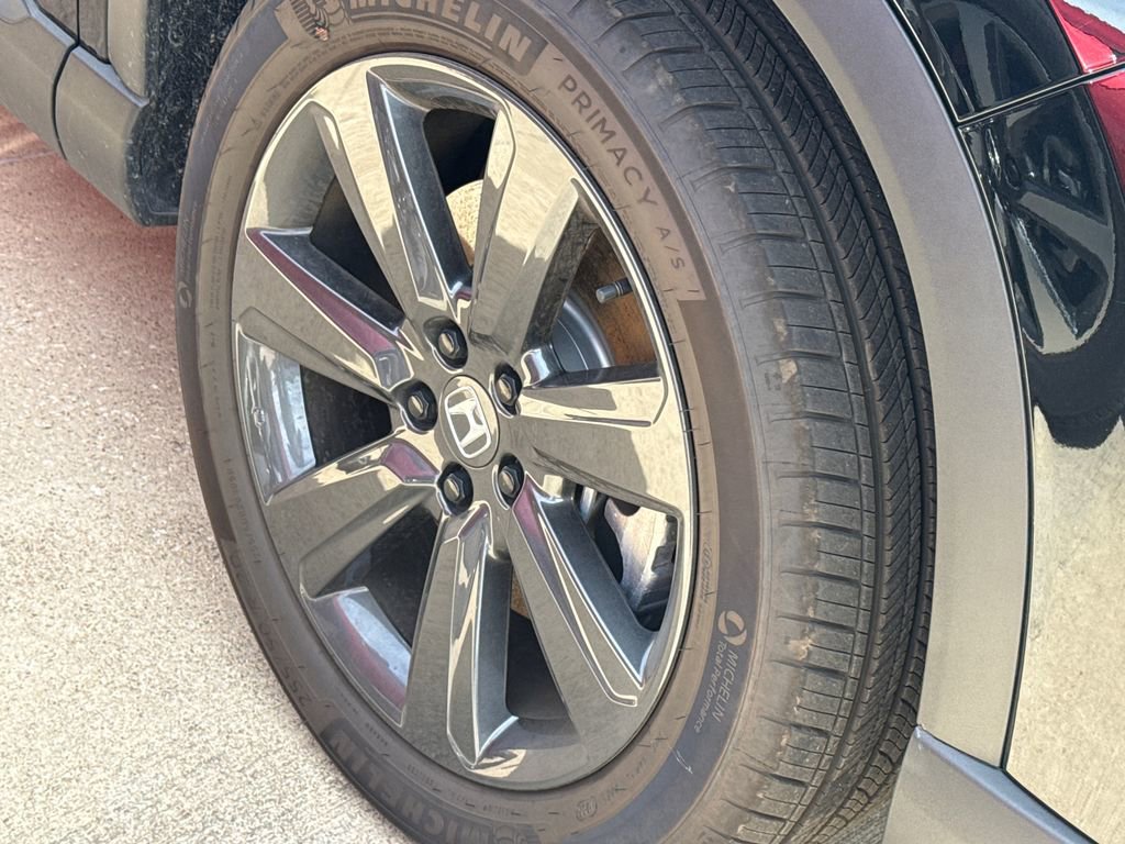 Used 2025 Honda Pilot Sport image 5