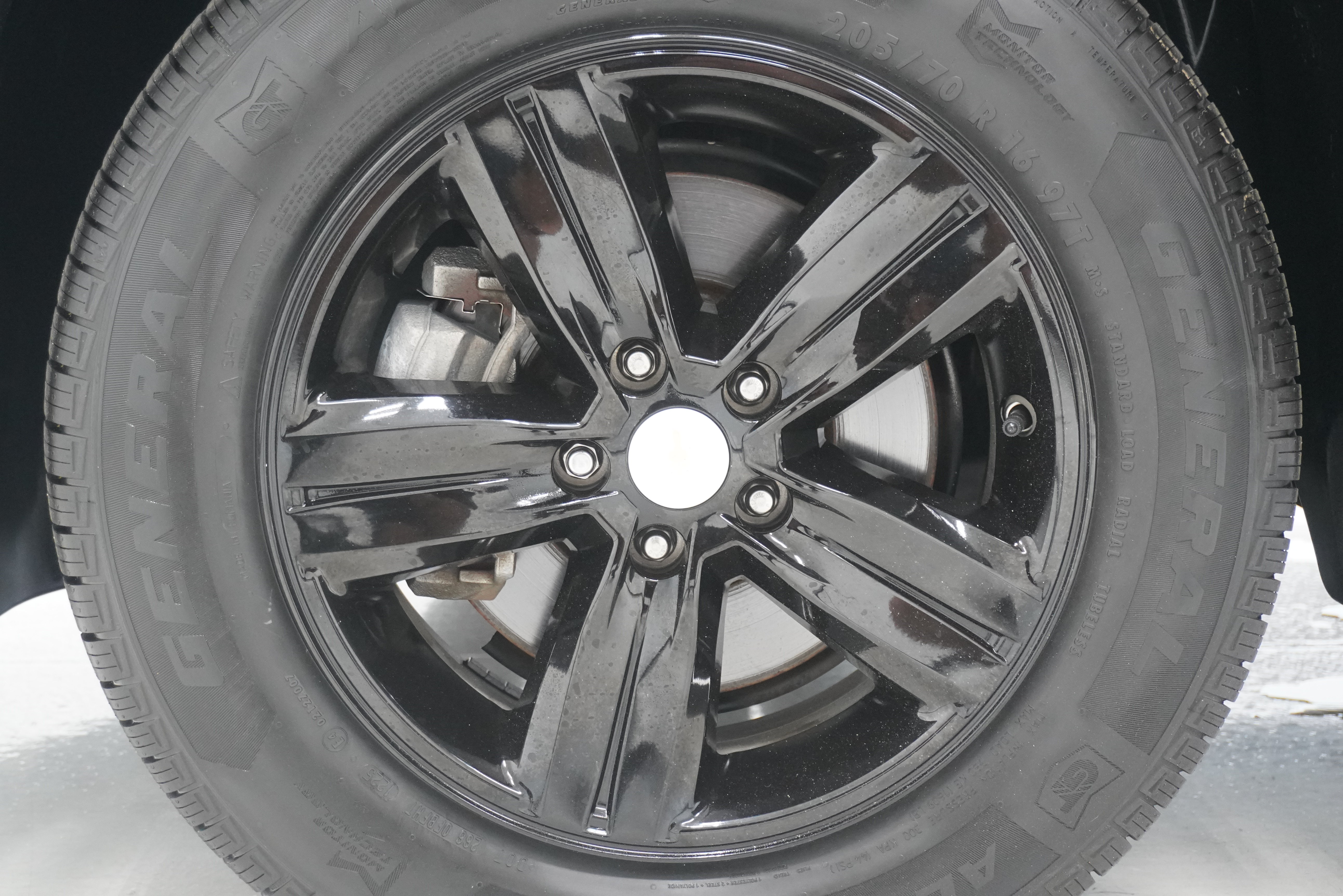 Used 2021 Chevrolet Trax LT w/ LT Convenience Package AWD/4WD image 24
