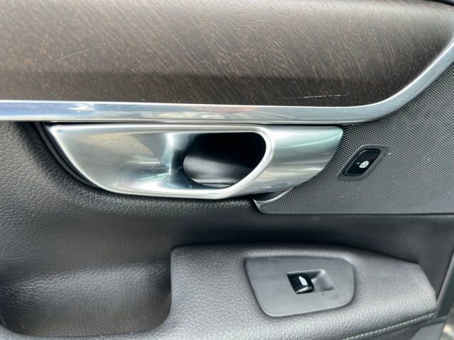 Used 2020 Volvo V90 T6 Cross Country image 39